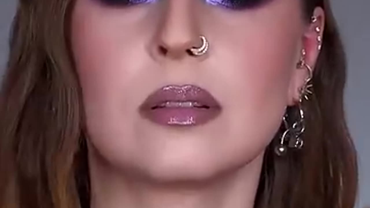 Incredible: Oh baby when you talk like that #makeup #makeuptransition #transitio