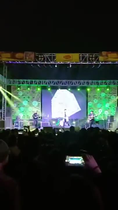 Rocking the Stage: Live Band Magic at Horn OK, Pragati Maidan!