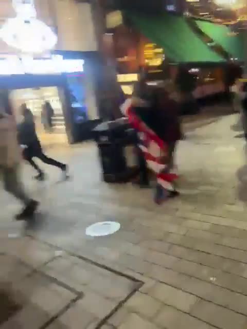 Northern Ireland Protestants force pro-Palestinians to retreat. Sinn Fein in Belfast thought