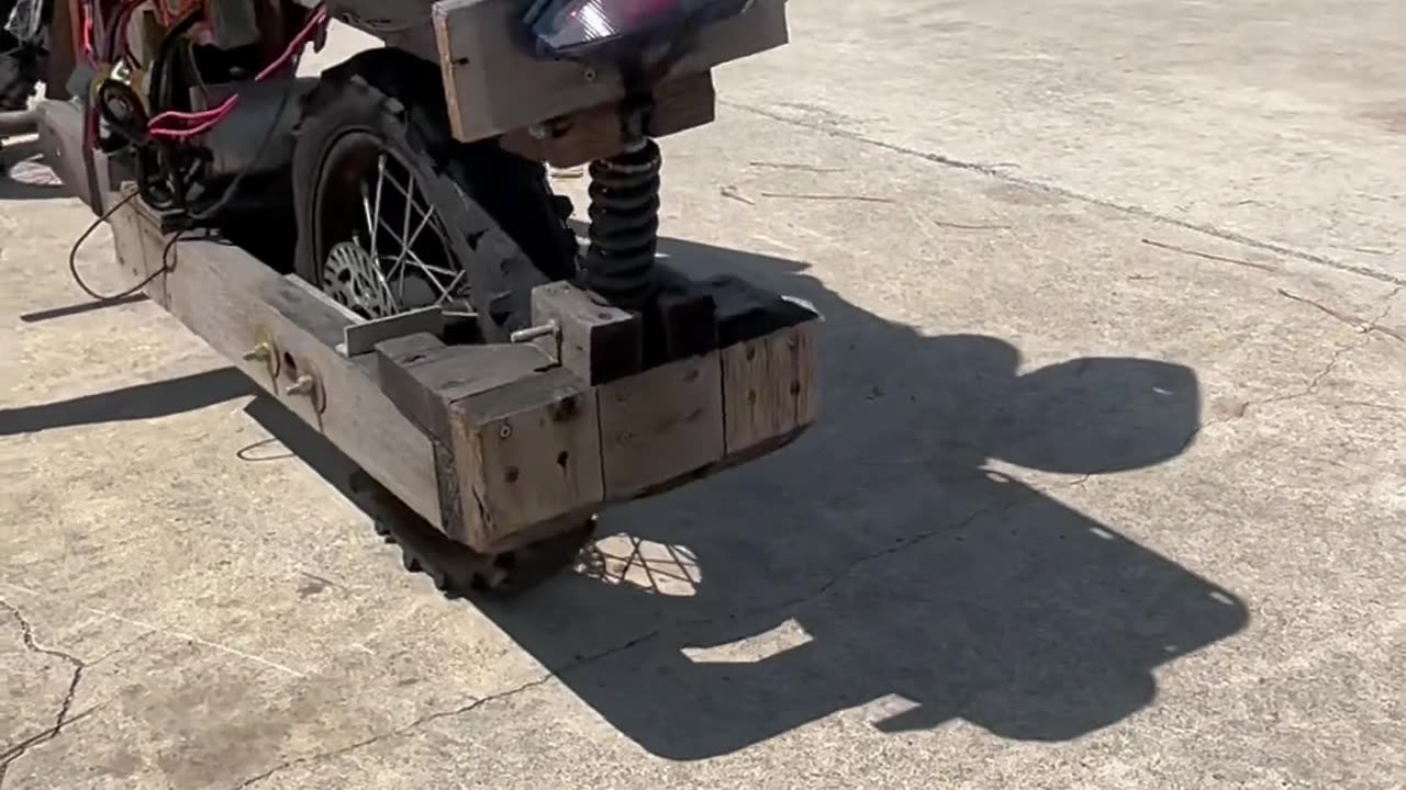 Engineering Student Builds Wooden E-Bike for Transportation Out of Necessity