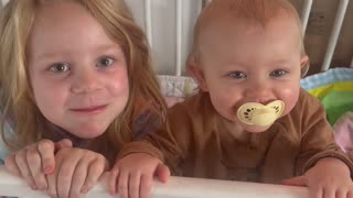 Baby Kayla & Big Sister Play in the Bed! 🎉