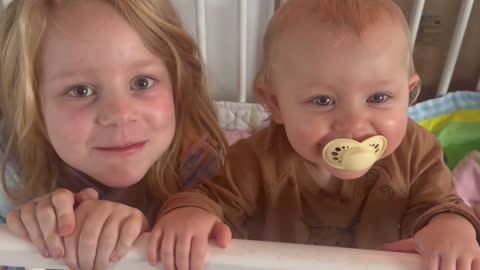 Baby Kayla & Big Sister Play in the Bed! 🎉