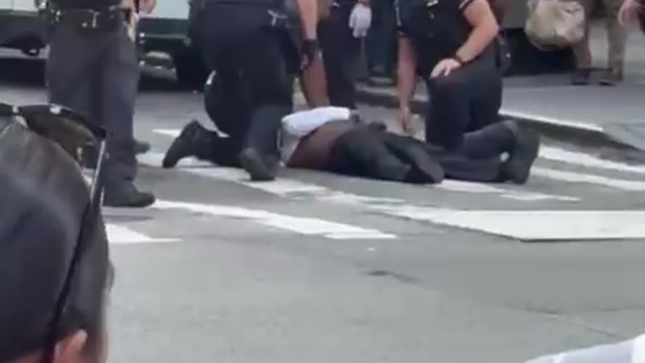 Manhattan: Initial report that the suspect was arrested on the 33rd floor where the shooting took place