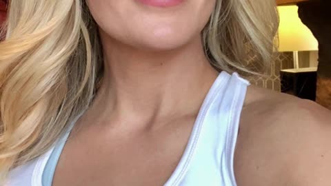 Carrie Underwood Shocked as Bees Swarm Her Garden in Tennessee! - WorldEye