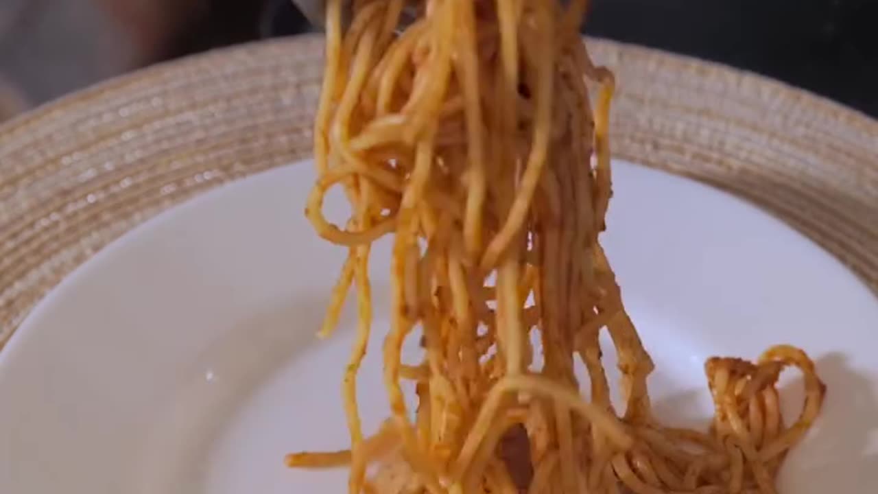 Prank your friends with a levitating spaghetti fork 🍝😁