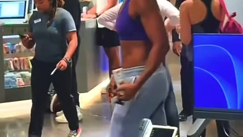 Black woman who was kicked out of a Gold’s Gym in Los Angeles because she complained