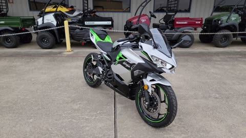 2024 KAWASAKI NINJA E-1 KAWASAKIS FIRST ALL ELECTRIC MOTORCYCLE WALK-AROUND
