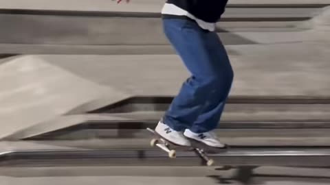 😲🛹 Crooked Grind! Smooth Roll Away | SkateNation