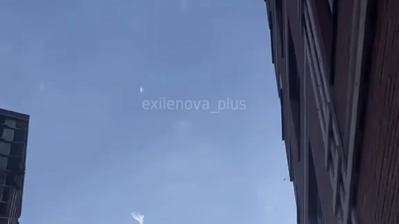 🔥 Probably the sound moment of the cluster munitions being deployed over the Baltimore