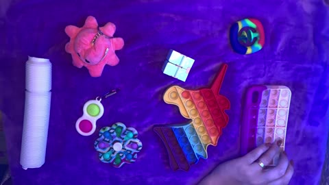 Van ASMR Cristão- Leitura de provérbios 5 , com pop it e objetos ALEATÓRIOS