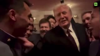 "¡Vamos Ejército!": Trump se toma una selfi grupal con cadetes