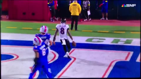 QB Action Lamar Jackson w/the QB keeper.