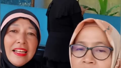 Aquatic elderly healthy happy together