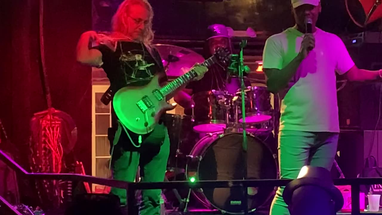 Impromptu Jam The Famous Door New Orleans SRV Pride and Joy - A Blast!