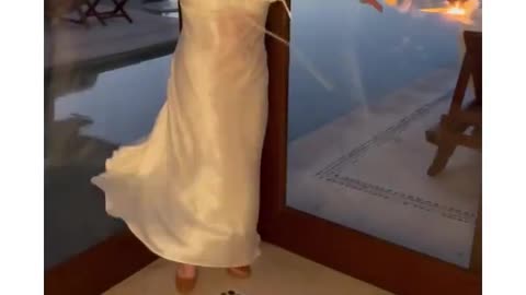 Britney Spears posts another erratic Instagram dance video.