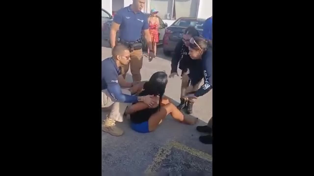 POLICIA ABUSA DE SU PODER EN PUERTO RICO