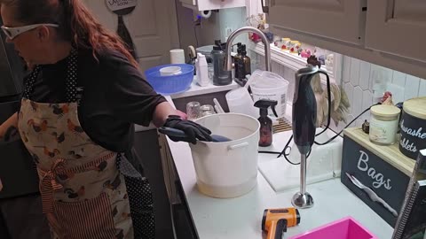 Making Basic Moisturizing Soap