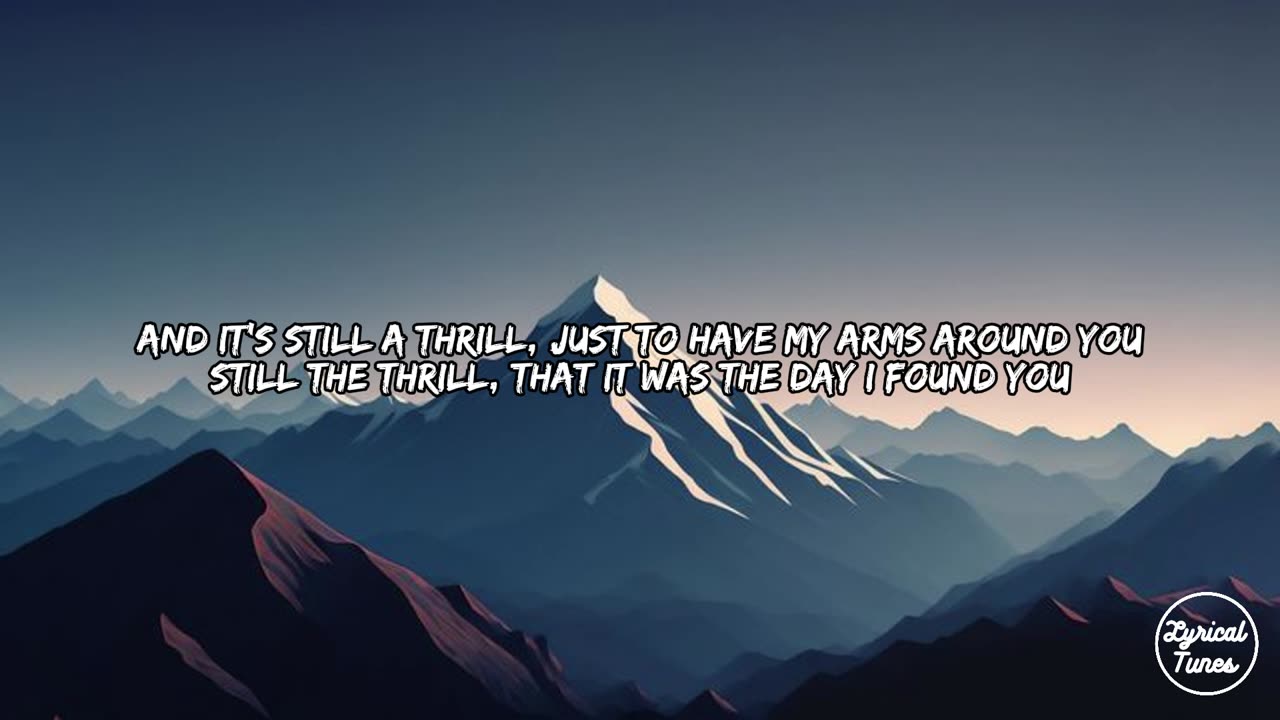 Laufey - Seems Like Old Times (lyrics)