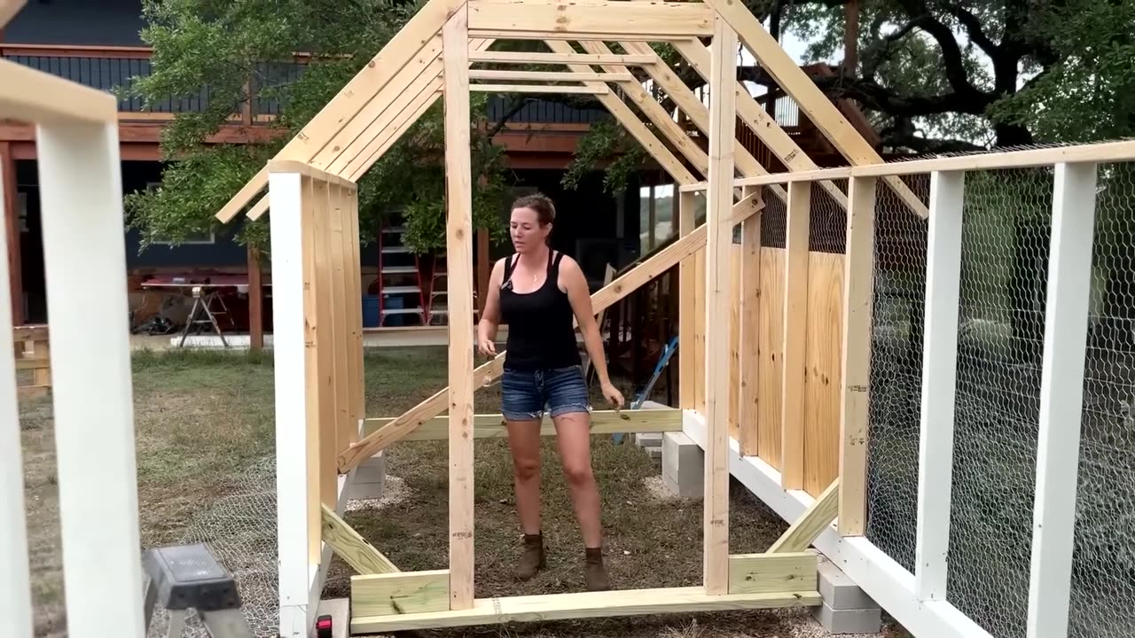 How to Build a Large Chicken Coop with Storage – Easy Step-by-Step Guide