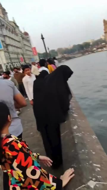 INDIANS DUMP GARBAGE IN THE RIVER: These are the people who are coming to America via H1-B