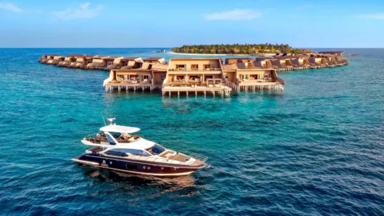 St. Regis Maldives Vommuli: A Luxurious Escape in Paradise!