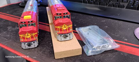 Santa Fe FP45 Superfleet Leds and Speaker install Part 1