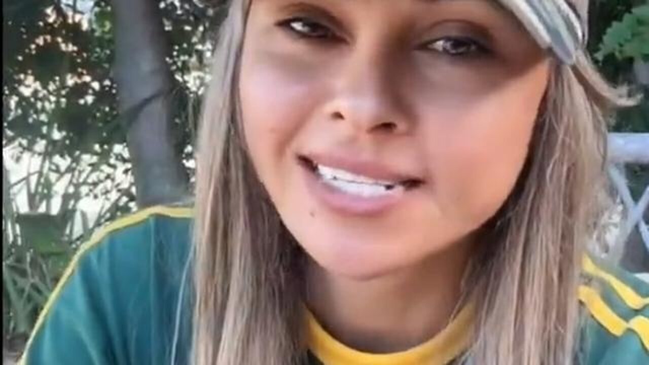 Aussie babe tells it like it is - "The UK is now a Sh!t-hole"