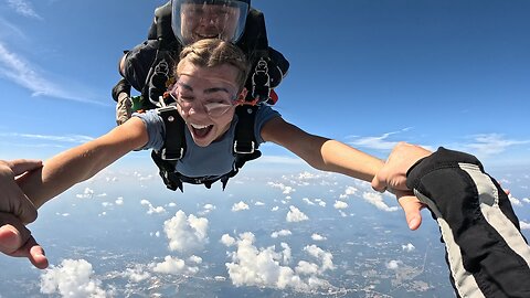 I love sharing my love of skydiving through tandems