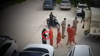 ¿Fallo de seguridad o comedia del absurdo?: captan una fuga descarada de prisioneros en Camboya