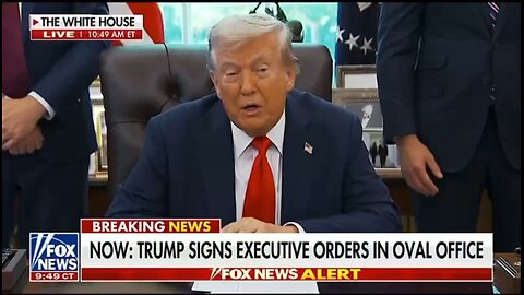 Trump calls out Fakenews media 🙄