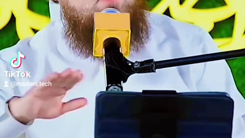 pihle aap ki bunyadein kat rahe hy#tranding #dawteislami🕌 #madeena #newviralvideo #hajiabdulhabib