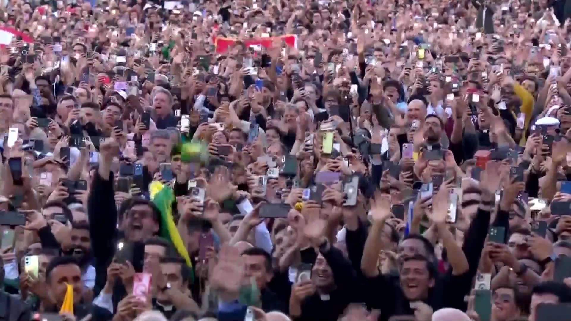 Newly elected Pope Leo XIV appears on balcony of St. Peters Basilica