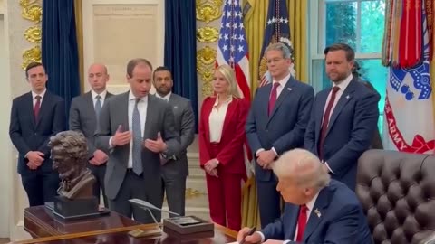 Download 🚨President @realDonaldTrump signs an Executive Order saving TikTok