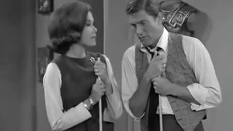 Mary Tyler Moore's Accidental Trick Shot Stuns Live Audience (1962)