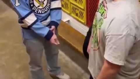 Nice Jabs | Clean Hands and Precision in This Street Fight