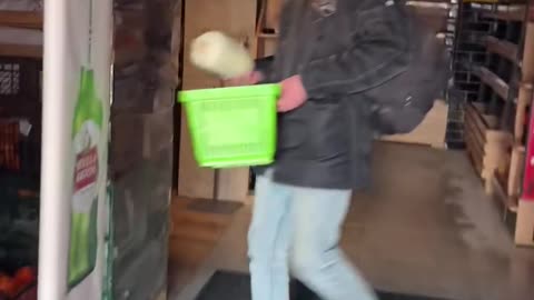 Kyiv Blackouts: Shelves Empty, People Consider Leaving