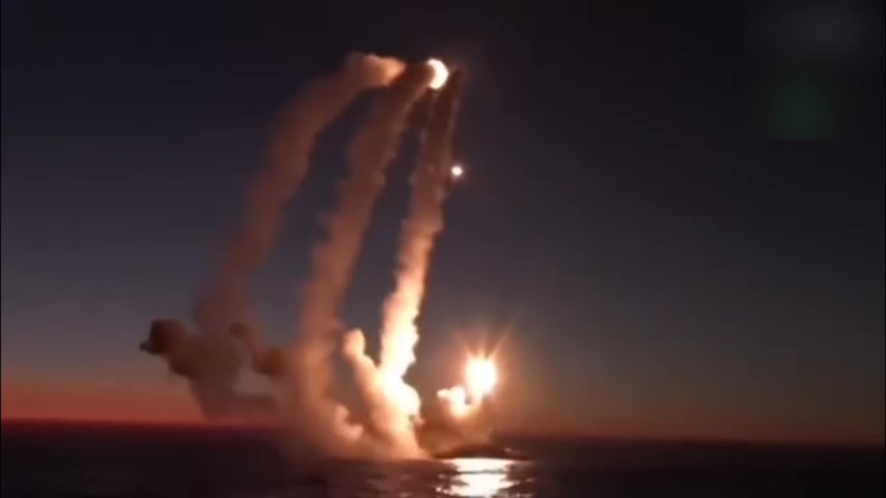 The moment Iranian submarines launch missiles towards Israel