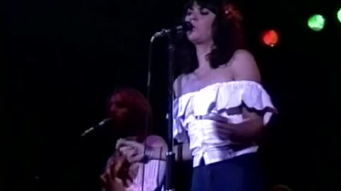 Silver Threads and Golden Needles (Wanda Jackson cover) - Linda Ronstadt (live)
