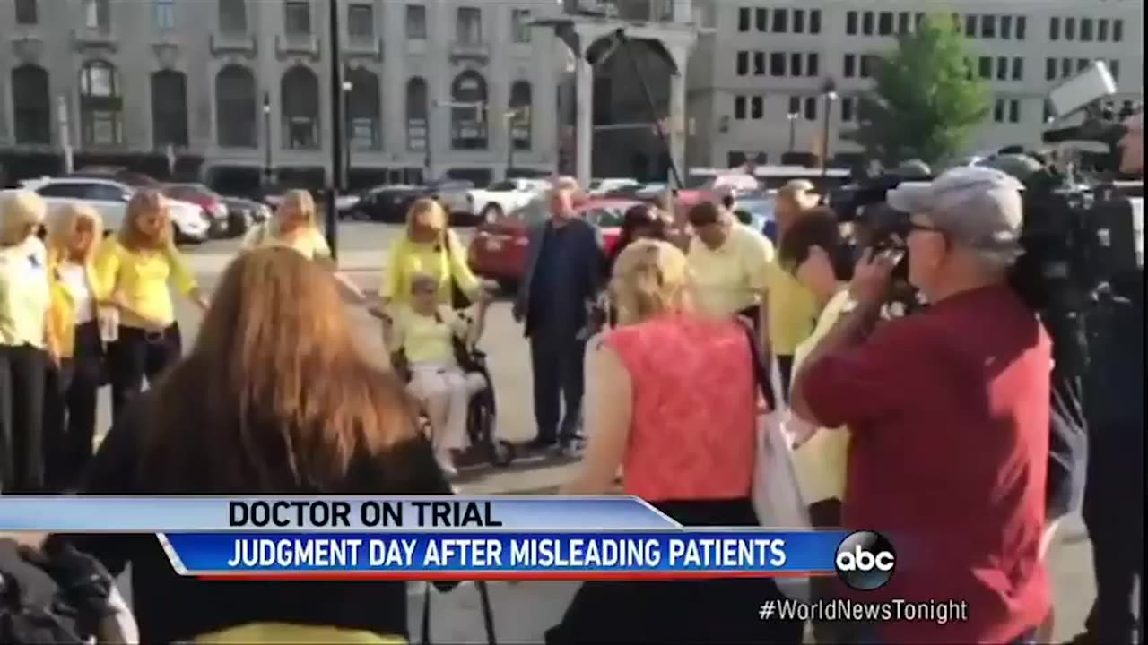 Doctor Sentenced to 45 Years for Falsely Diagnosing 500 Patients With Cancer to Profit From Chemo