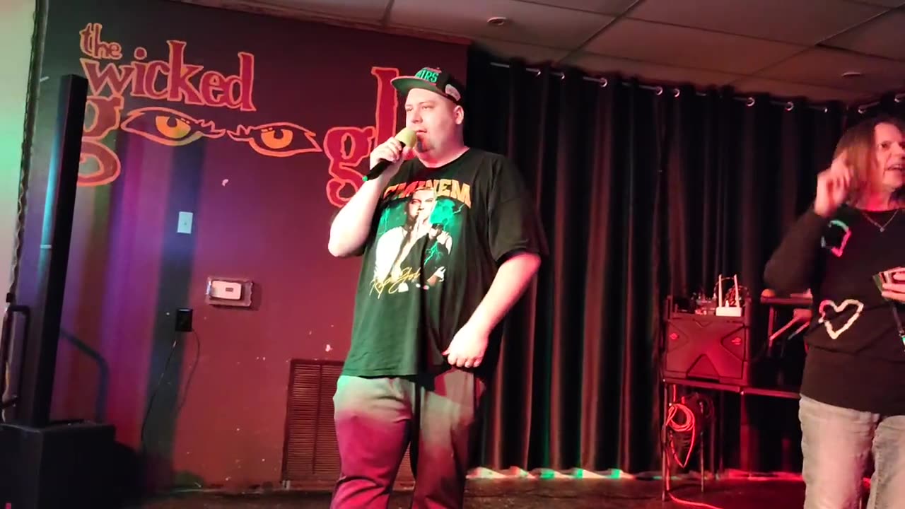 AUTISTIC MAN KILLS LA ROUX- BULLETPROOF LIVE COVER