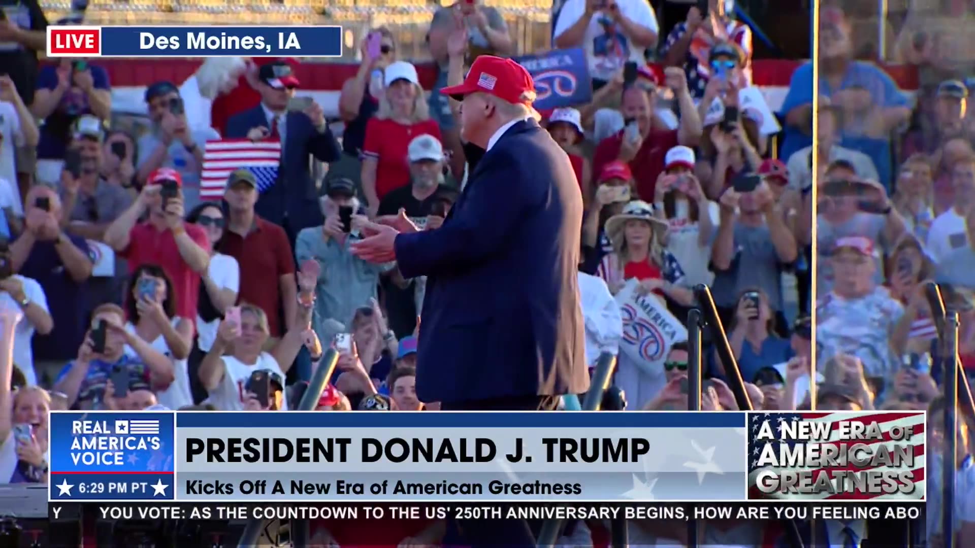 TRUMP DANCES IN IOWA