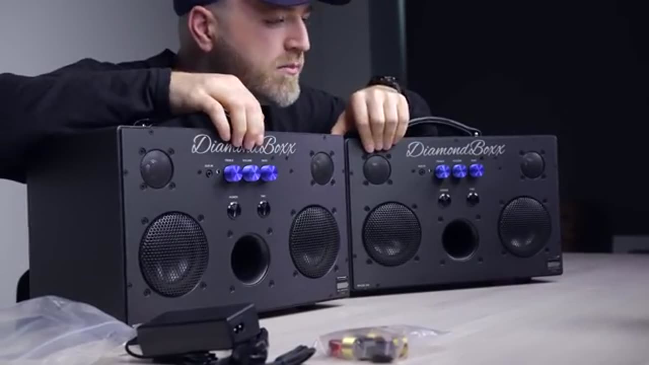 Breaking: This Bluetooth Speaker Will Melt Your Face