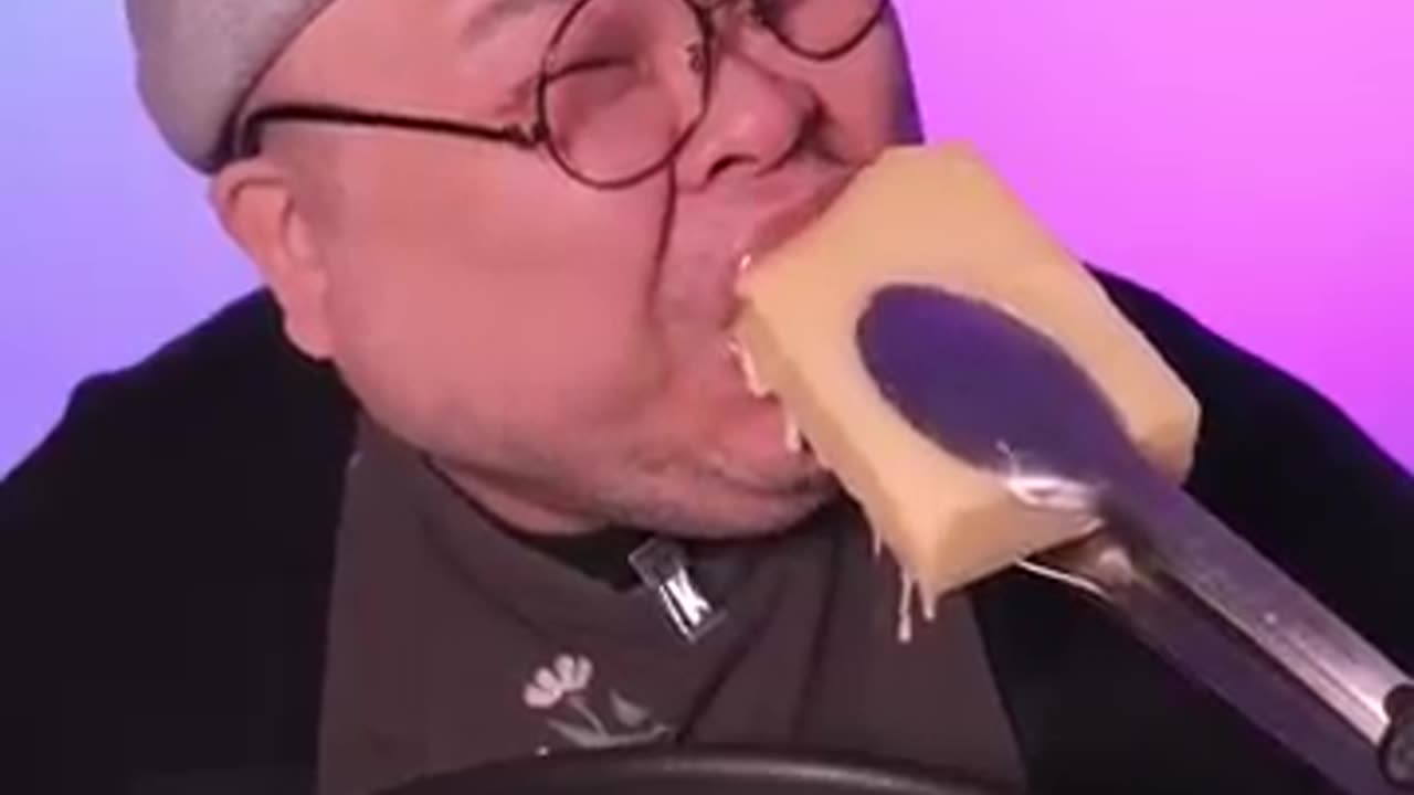 Breaking: Cheese from small to large...