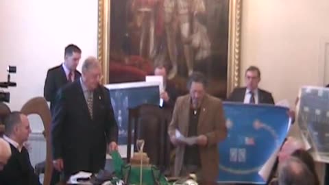 Turning of the Harp, the Sovereign Seal of Ireland. Mansion House 21/01/2011