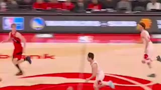 The 5'7" floor general & the 6'10" sniper! 🤯 Yuki & Buzelis are taking over Chicago! 🐂💨