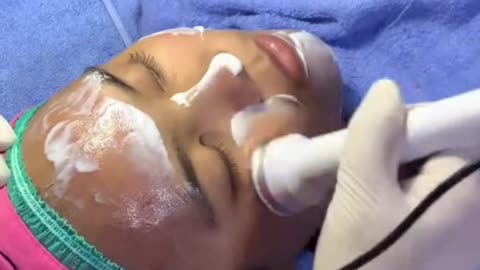 Daily Skincare Routine for Glowing Skin – Step-by-Step Guide