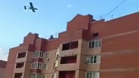 🚁🇺🇦 Ukraine Russia War | Ukrainian FP-1 Long-Range Drone Flies Ultra-Low Over Urban Area | RCF