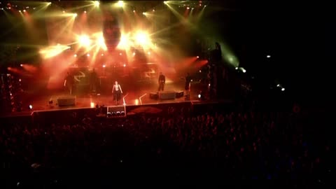 Taking Over Me - Evanescence (live)