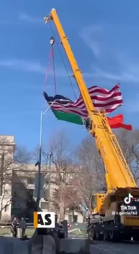 Illegal aliens are now placing Mexican flags on construction sites across the United States