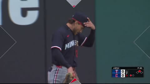 MLB - DaShawn Keirsey Jr. robs extra bases and a run 🤯